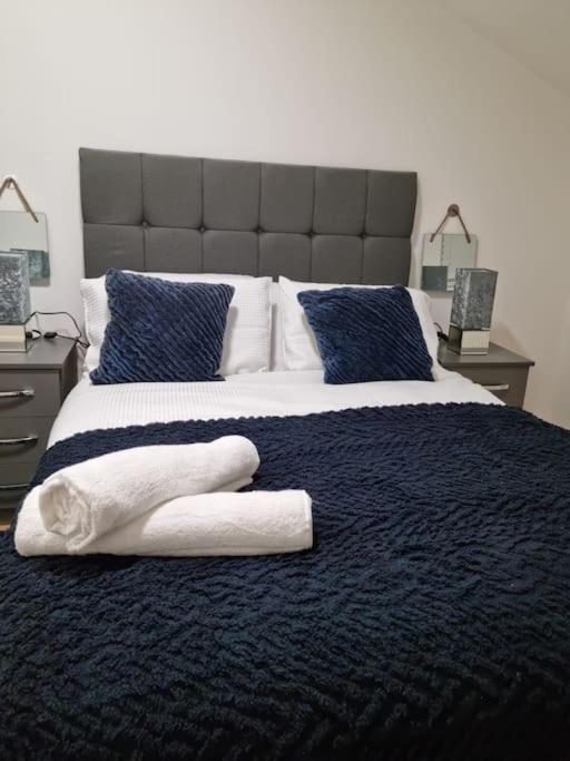Impeccable 2-bed House Appartamento *