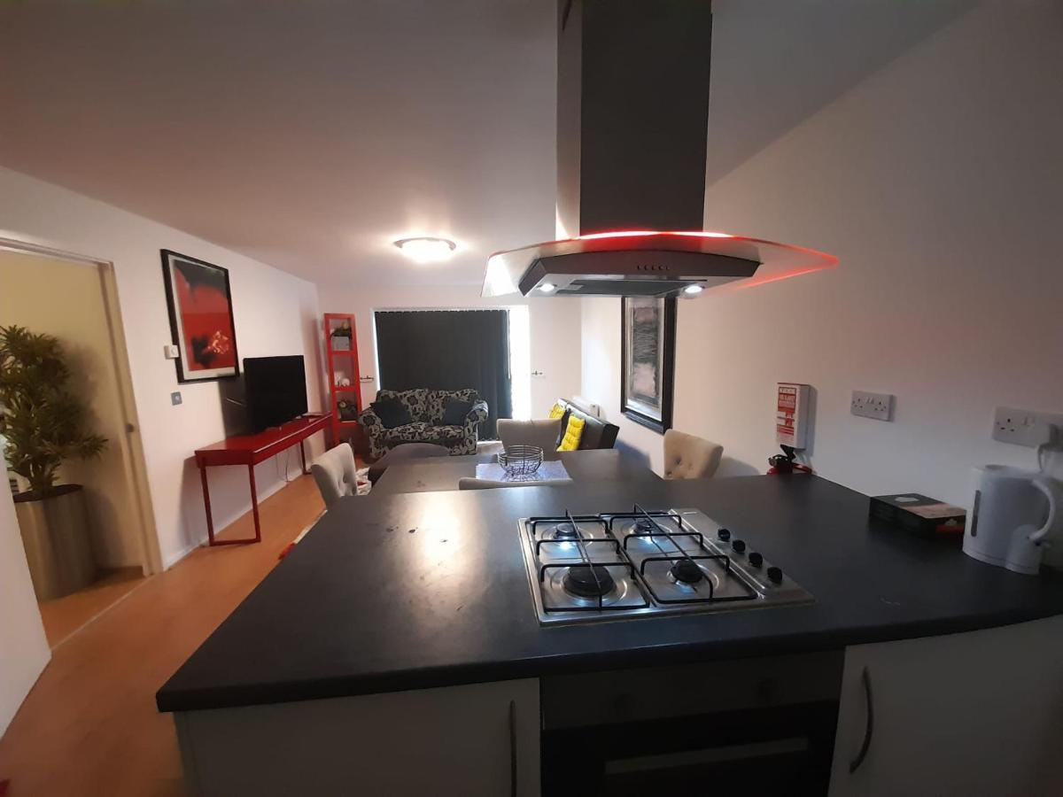 Docklands 2 Bedroom 2 Bath Lägenhet