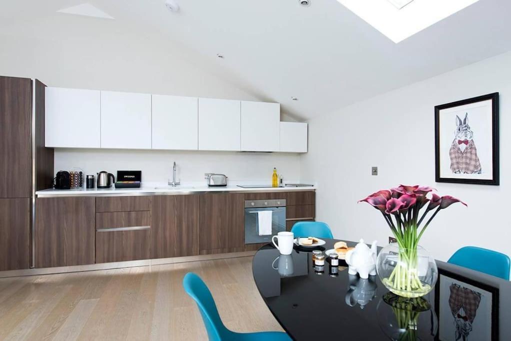Recently Redecorated Bright And Spacious 1br Flat In West Appartement *