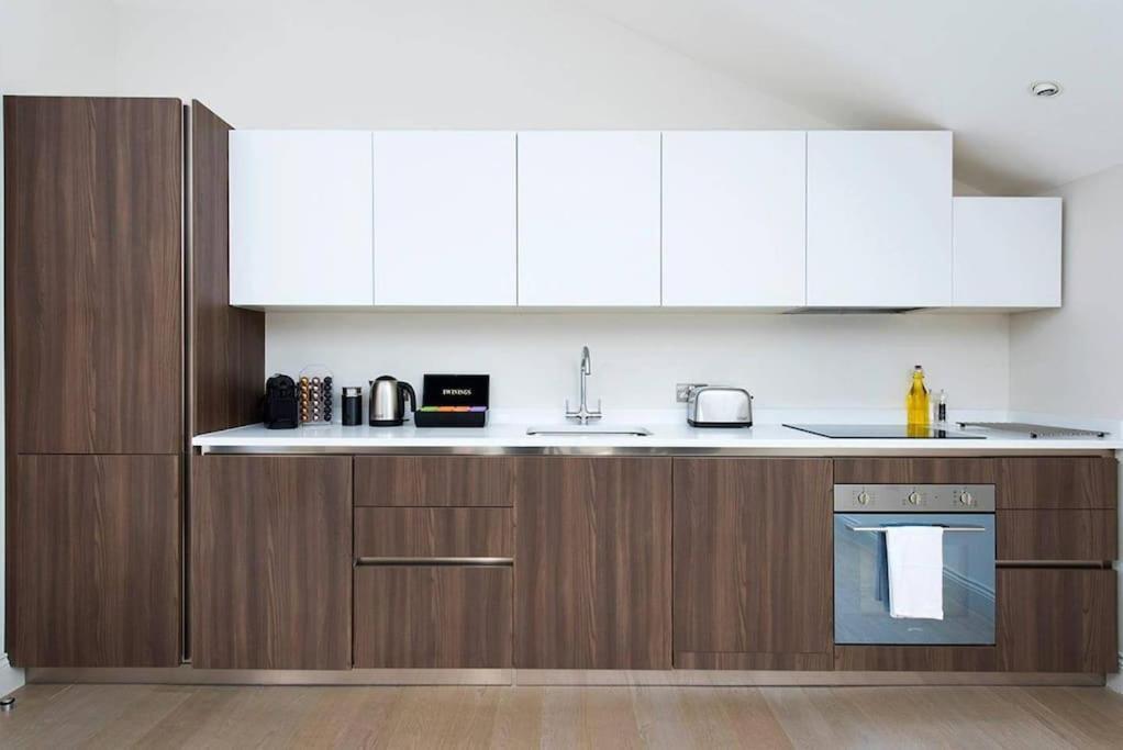 Recently Redecorated Bright And Spacious 1br Flat In West Londres