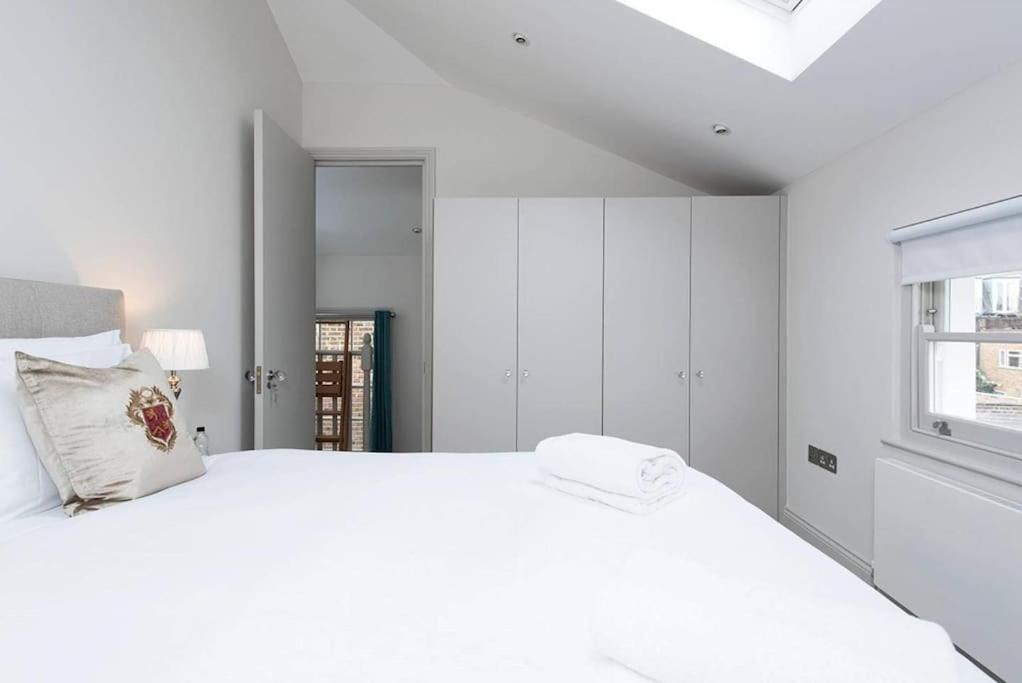 Appartement Recently Redecorated Bright And Spacious 1br Flat In West *