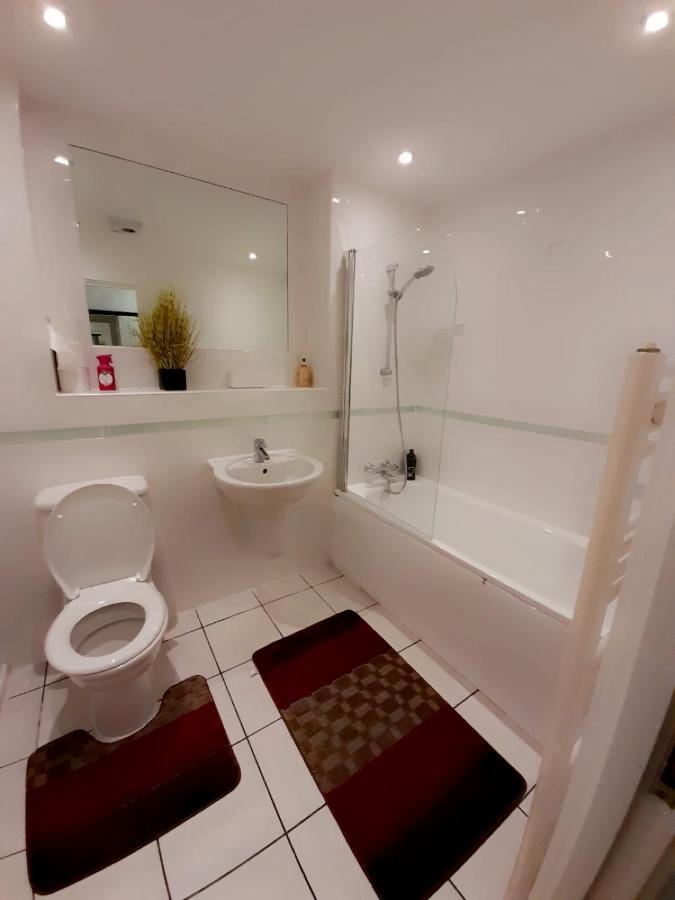 Lägenhet Docklands 2 Bedroom 2 Bath London