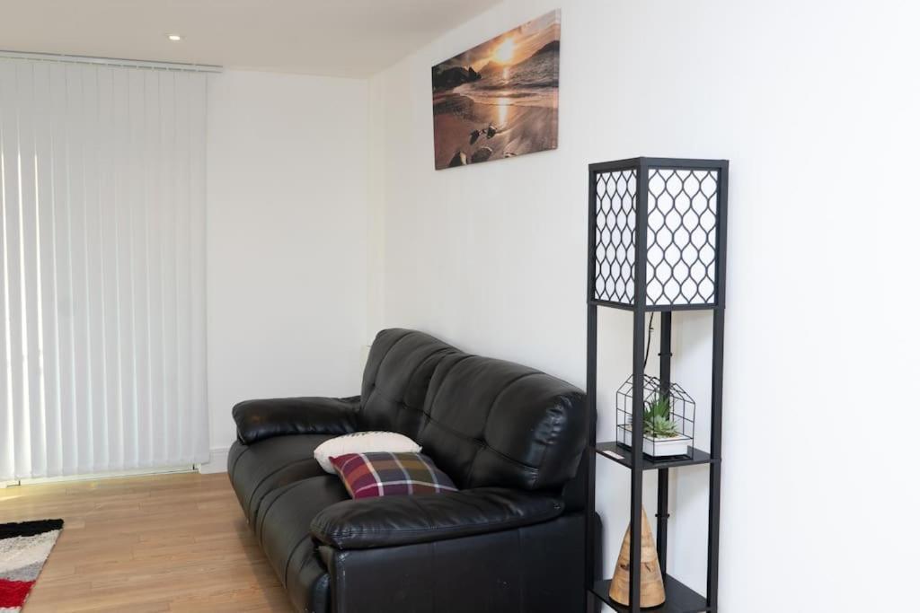 1 Bed Luxury Comfortable Apt Lägenhet *