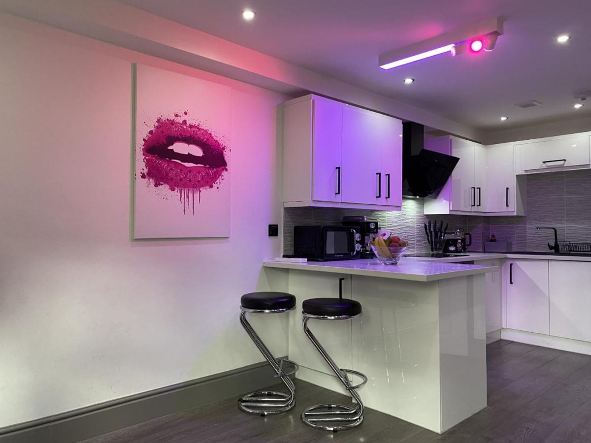 Lejlighed Modern Spacious 1 Bed With Free Parking In Trendy Inner Suburb 15 Mins Walk To Victoria Line Underground Then 20 Mins To Oxford Street 