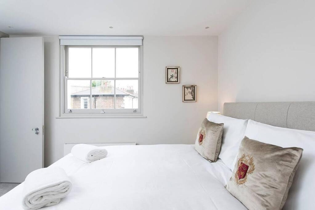 Apartment Recently Redecorated Spacious And Modern 1br Flat In West London