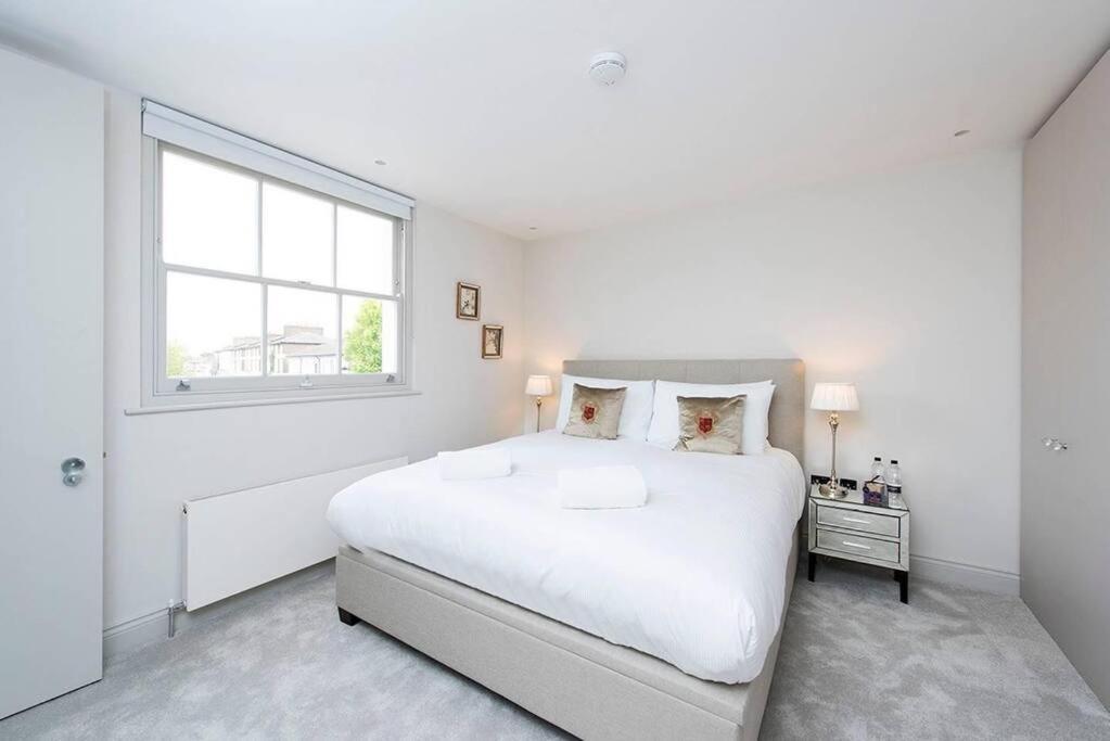 Apartment Recently Redecorated Spacious And Modern 1br Flat In West London