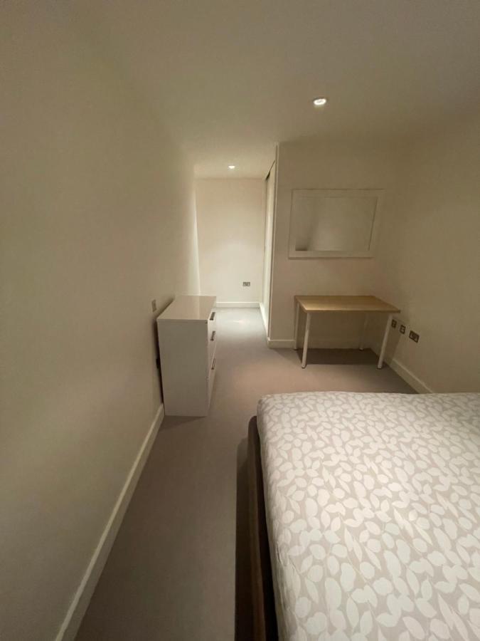 Oxford Street Apartment *