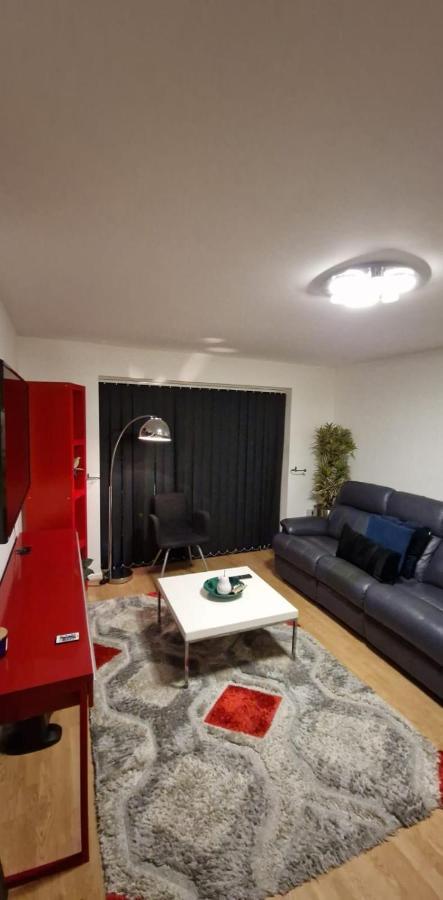 Docklands 2 Bedroom 2 Bath Lägenhet