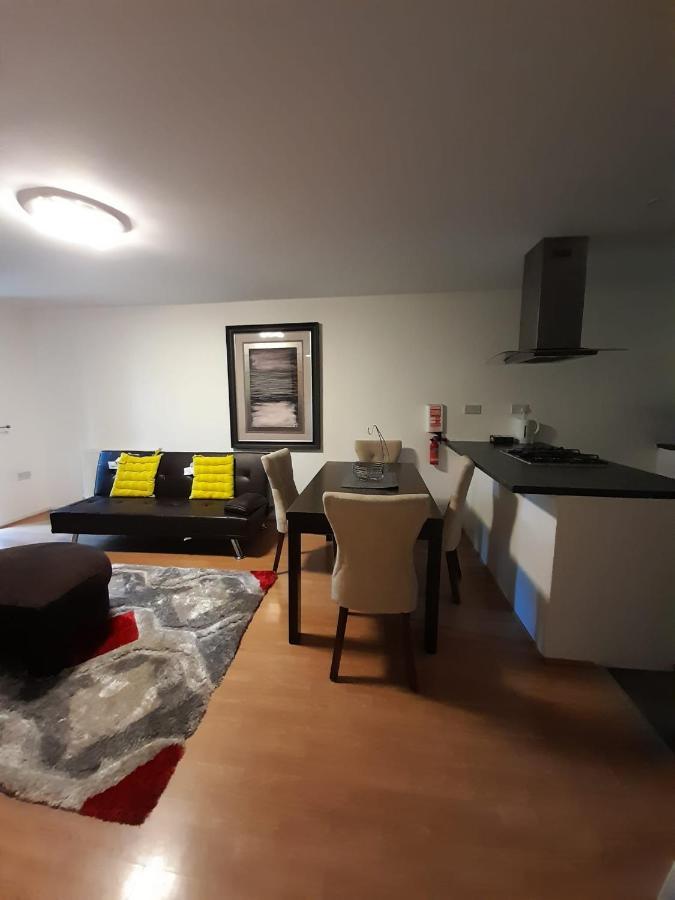 Docklands 2 Bedroom 2 Bath Lägenhet *