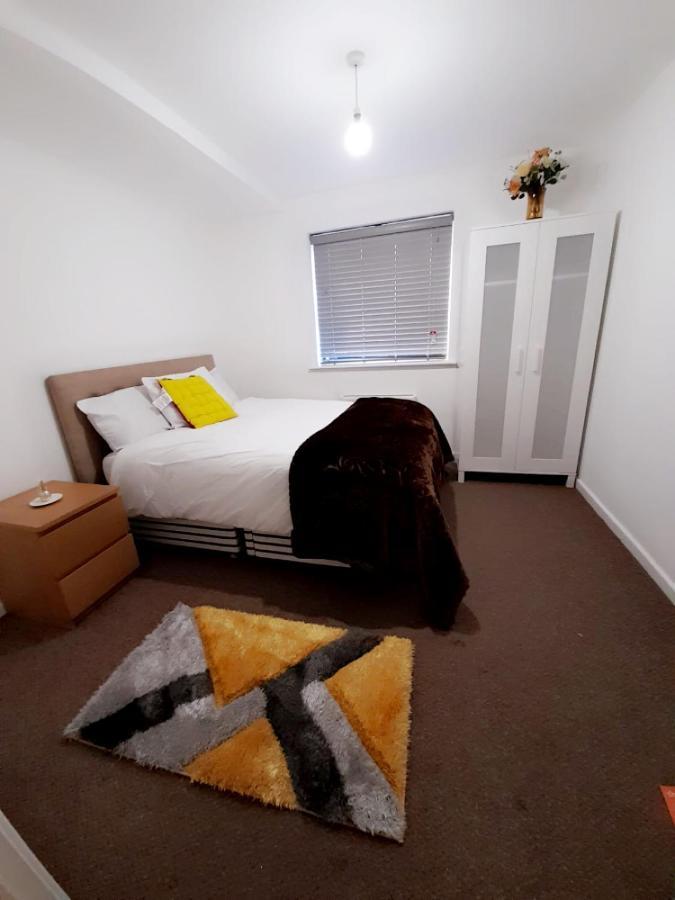 Docklands 2 Bedroom 2 Bath Lägenhet