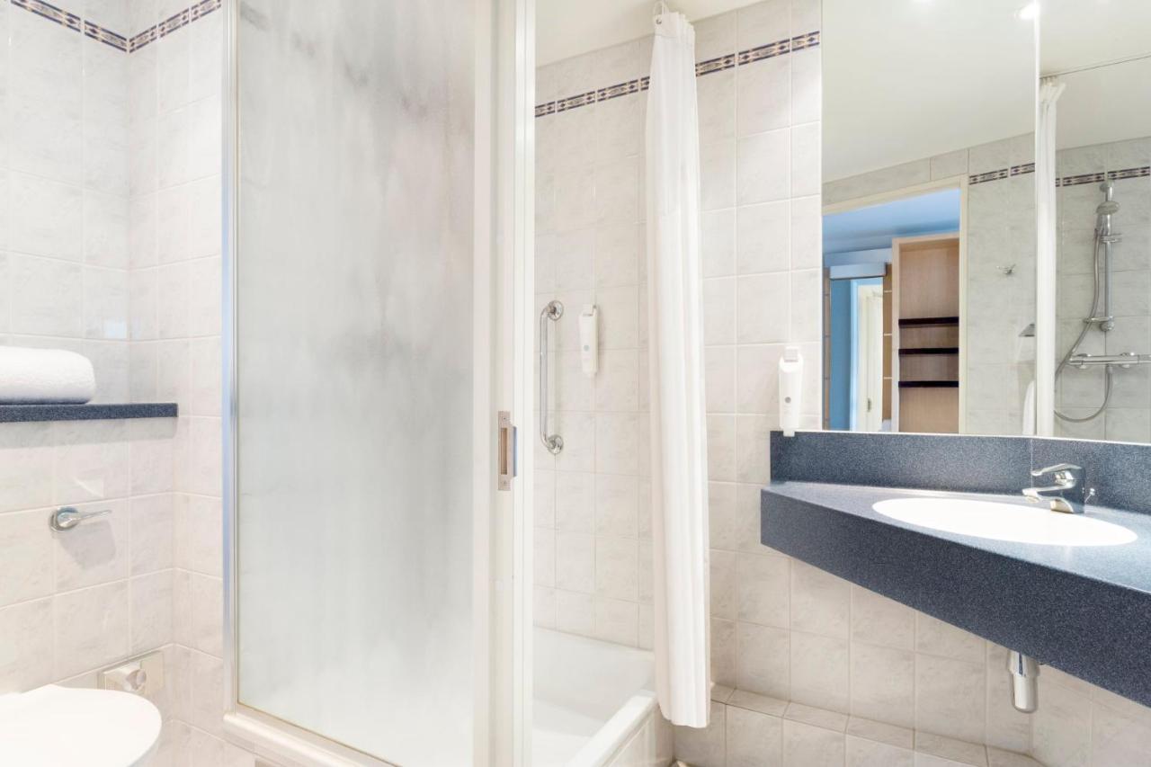 Express Park Royal By Ihg 3* Londra