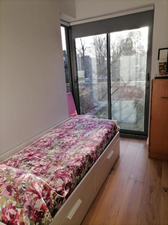 Garden 20 Min Walk From Camden Town & Kings Cross St Pancras Privatunterkunft