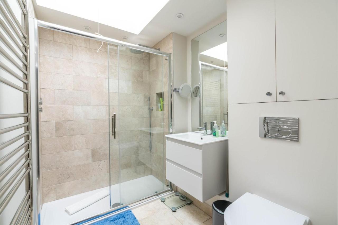 Charming 2bd Garden House - Hammersmith London