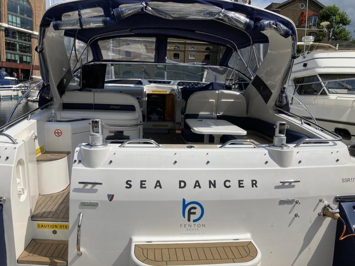 Entire Boat At St Katherine Docks 2 Available Select Using Options Botel *