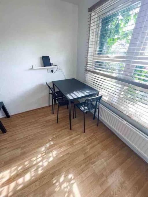 Spacious Two Bedroom Flat Apartment