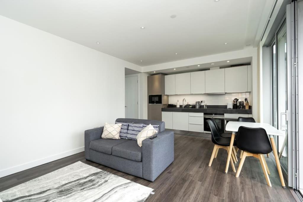 Modern 1-bed Aldgate East Leilighet *