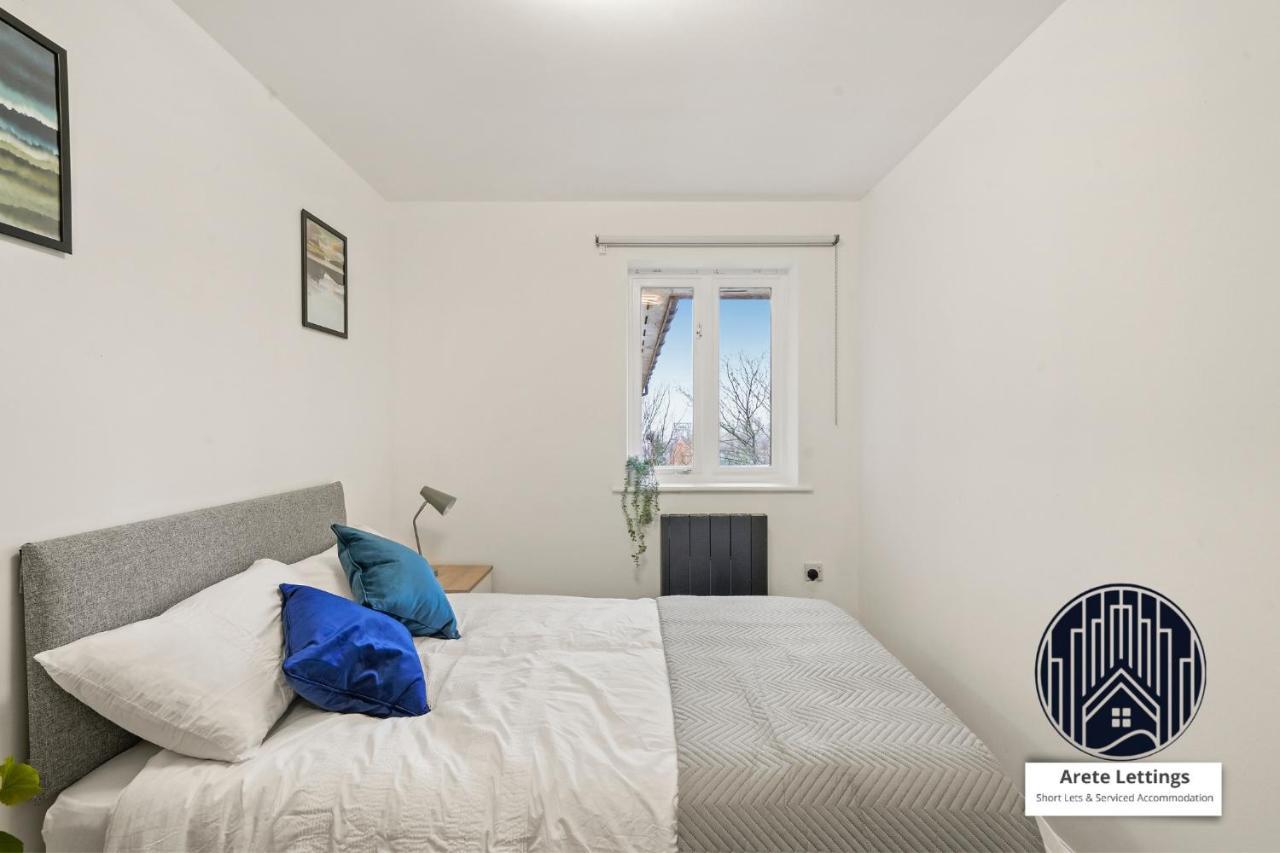Family-friendly 2-bed, 2-bath Xmas - Book Now! Appartement Londen