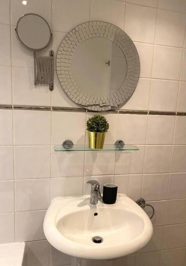 Lovely 1-bedroom Garden Flat In Acton * Londra