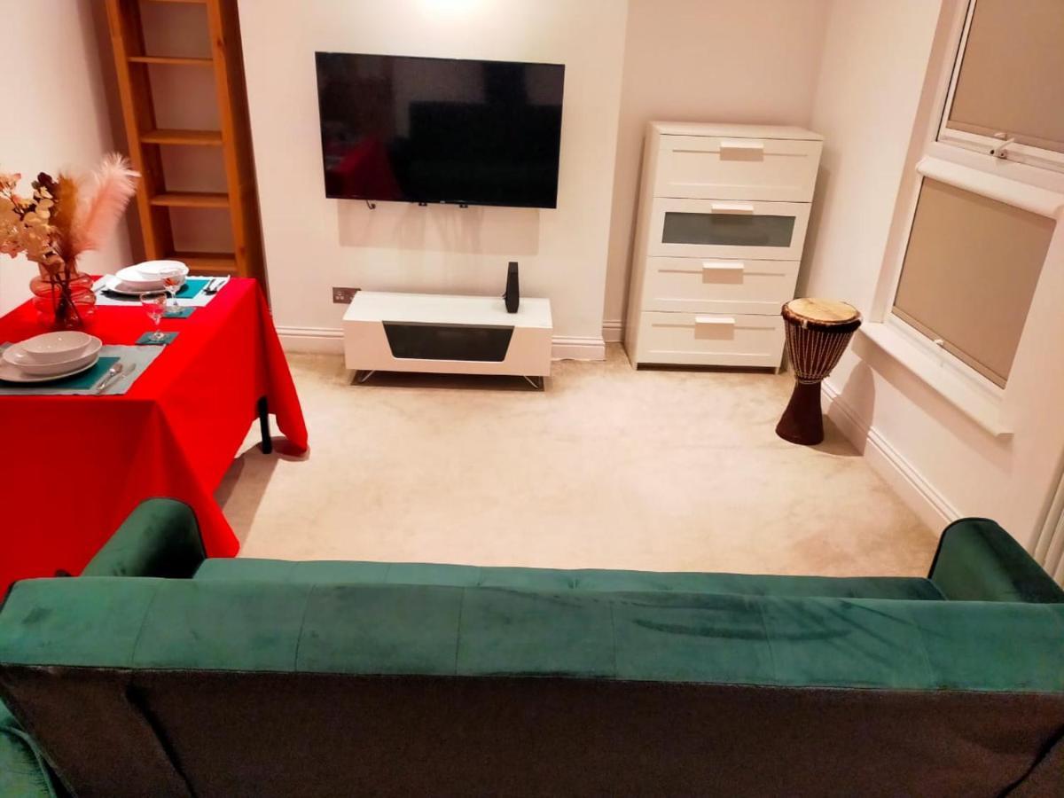 Fully-equipped Flat In The Of London. Lejlighed *