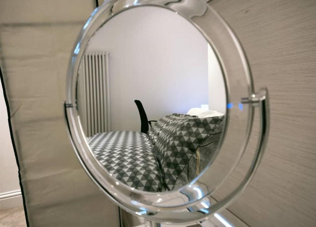 Lejlighed Fully-equipped Flat In The Of London.