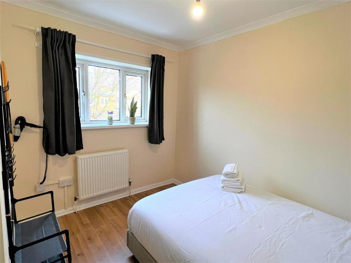 Stepney Comfy Double Bed 14 Gæstehus