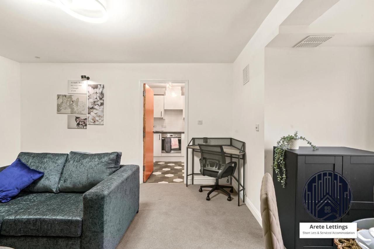 Family-friendly 2-bed, 2-bath Xmas - Book Now! Appartement Londen