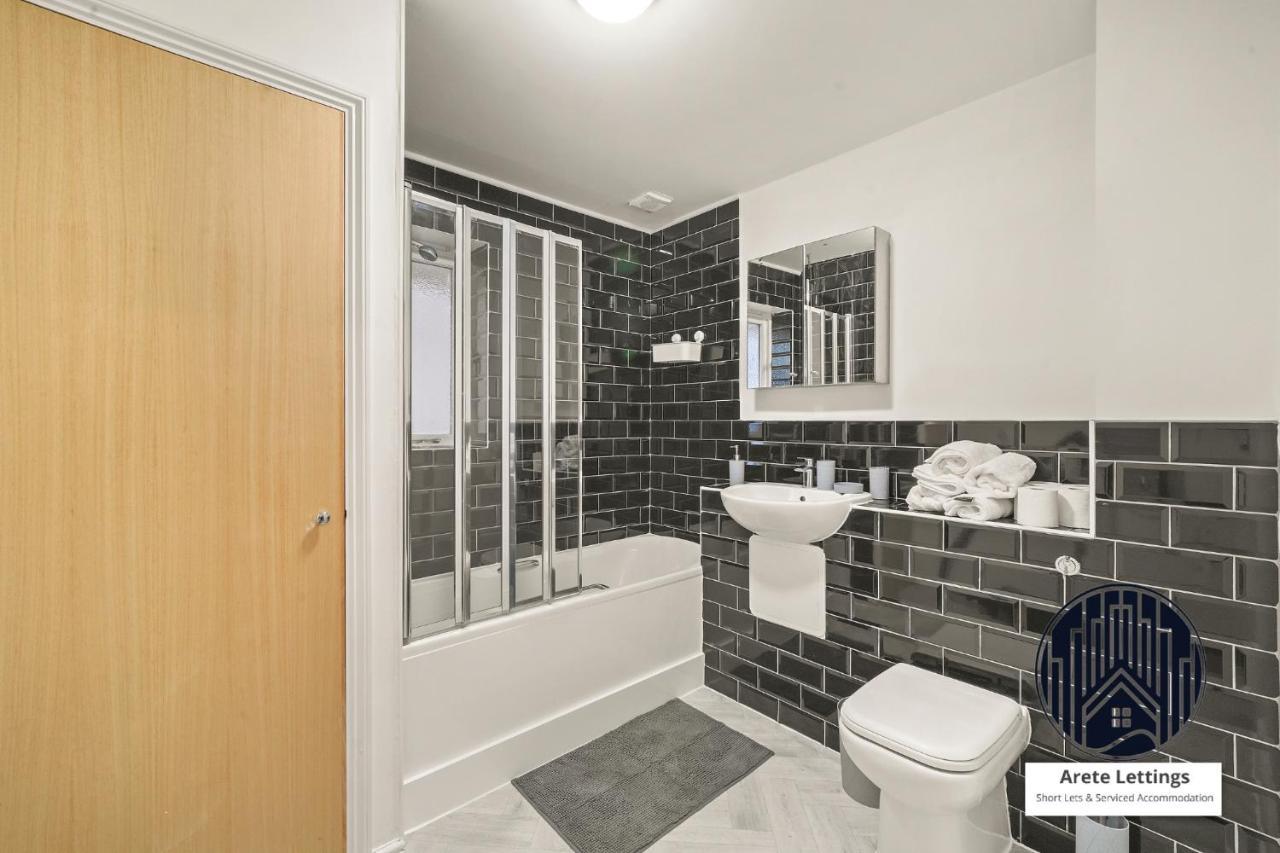 Family-friendly 2-bed, 2-bath Xmas - Book Now! Londen