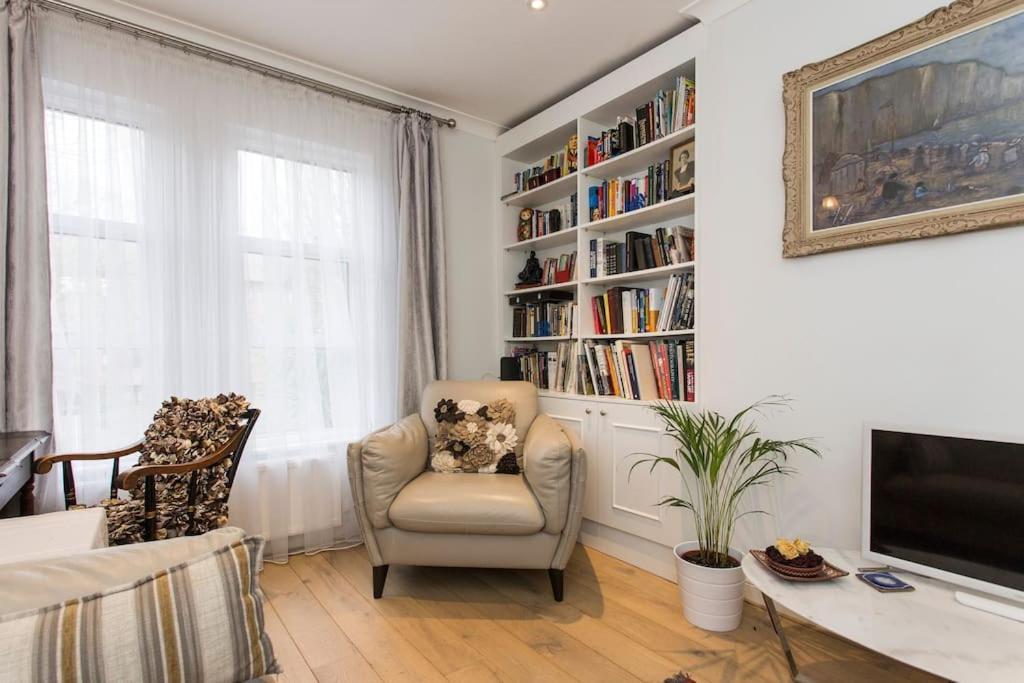 Lägenhet 2 Bed Flat Near Westfield, West