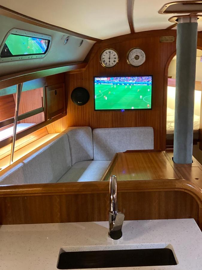 Botel Entire Boat At St Katherine Docks 2 Available Select Using Options *