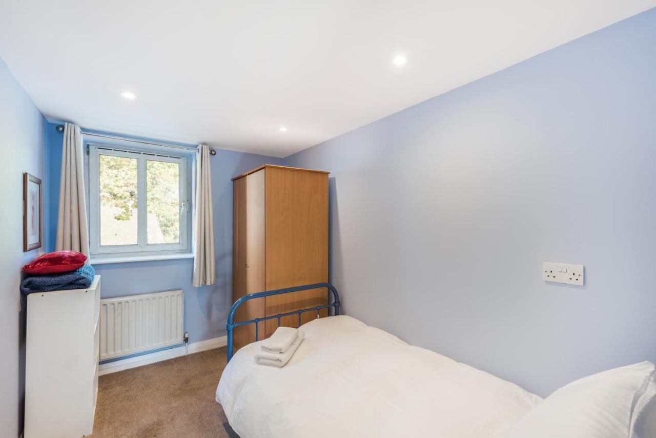 Ferienhaus Spacious 4 Bed House Near Greenwich London
