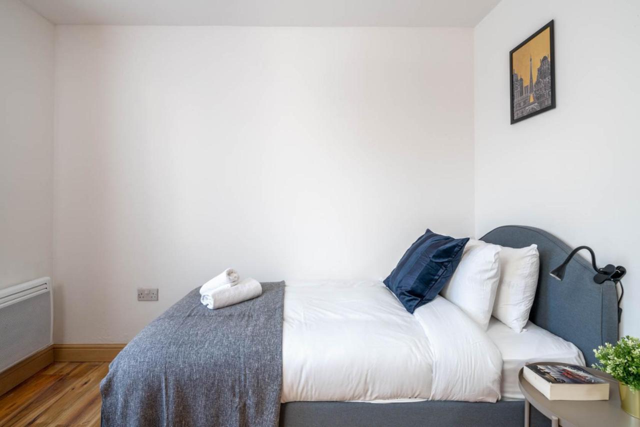 Apartment 2 Bedroom Flat Near Excel *