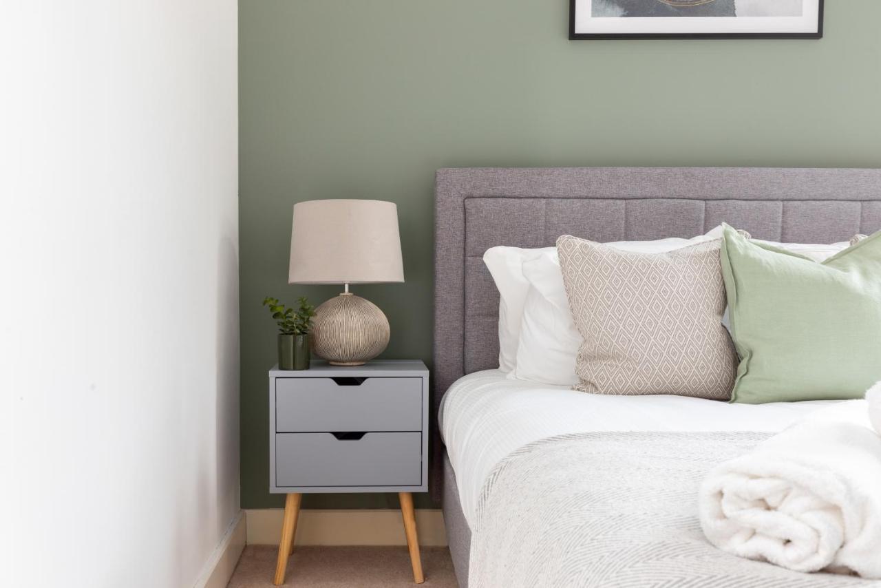 The Canada Water Flat Apartment London