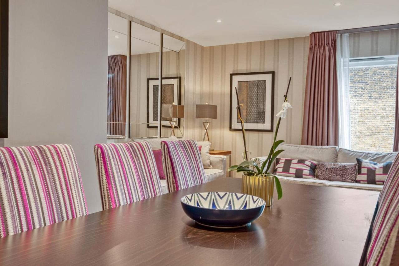 Modern 2 Bedroom & 2 Bathroom In Fulham Lägenhet