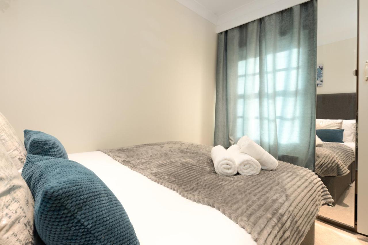 Stunning 3 Bed House With Garden Hébergement de vacances