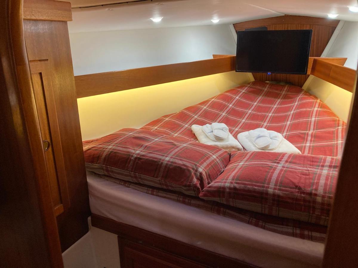 Entire Boat At St Katherine Docks 2 Available Select Using Options *