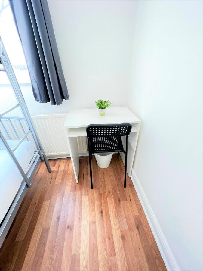 Stepney 17 Double Bedrooms *