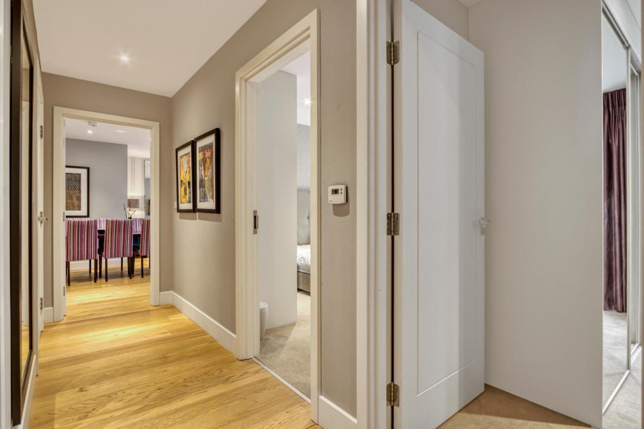 Modern 2 Bedroom & 2 Bathroom In Fulham Lägenhet London