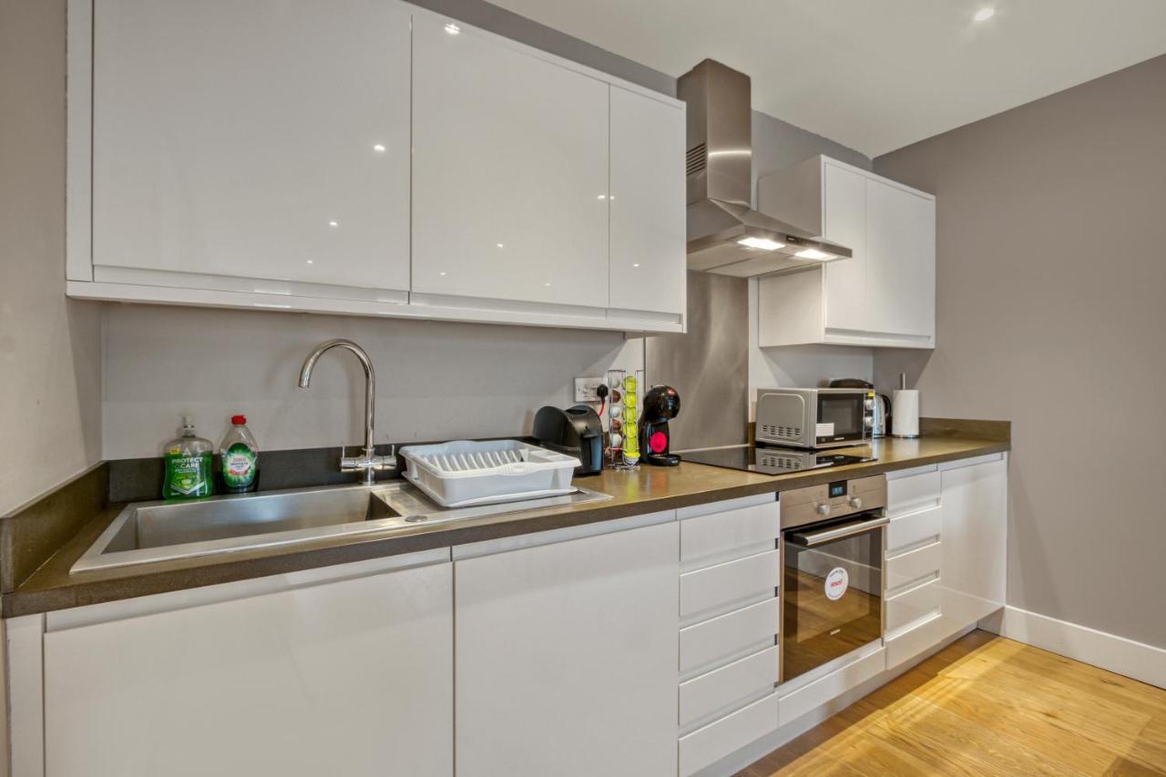 Lägenhet Modern 2 Bedroom & 2 Bathroom In Fulham *