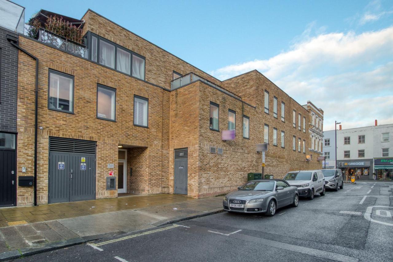 Modern 2 Bedroom & 2 Bathroom In Fulham Lägenhet *