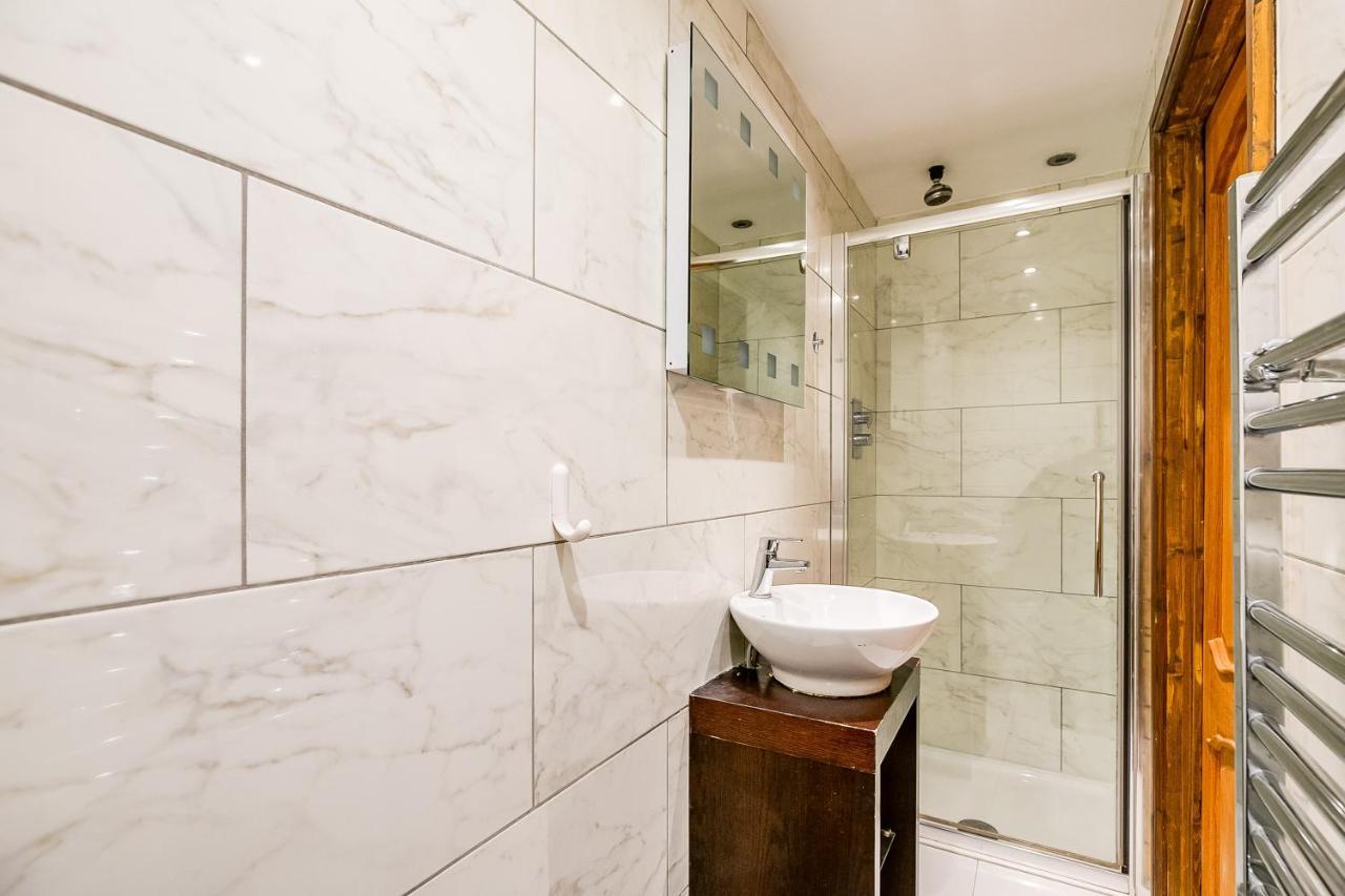 Lägenhet Entire Family - 2bd2bth Earl's Court London