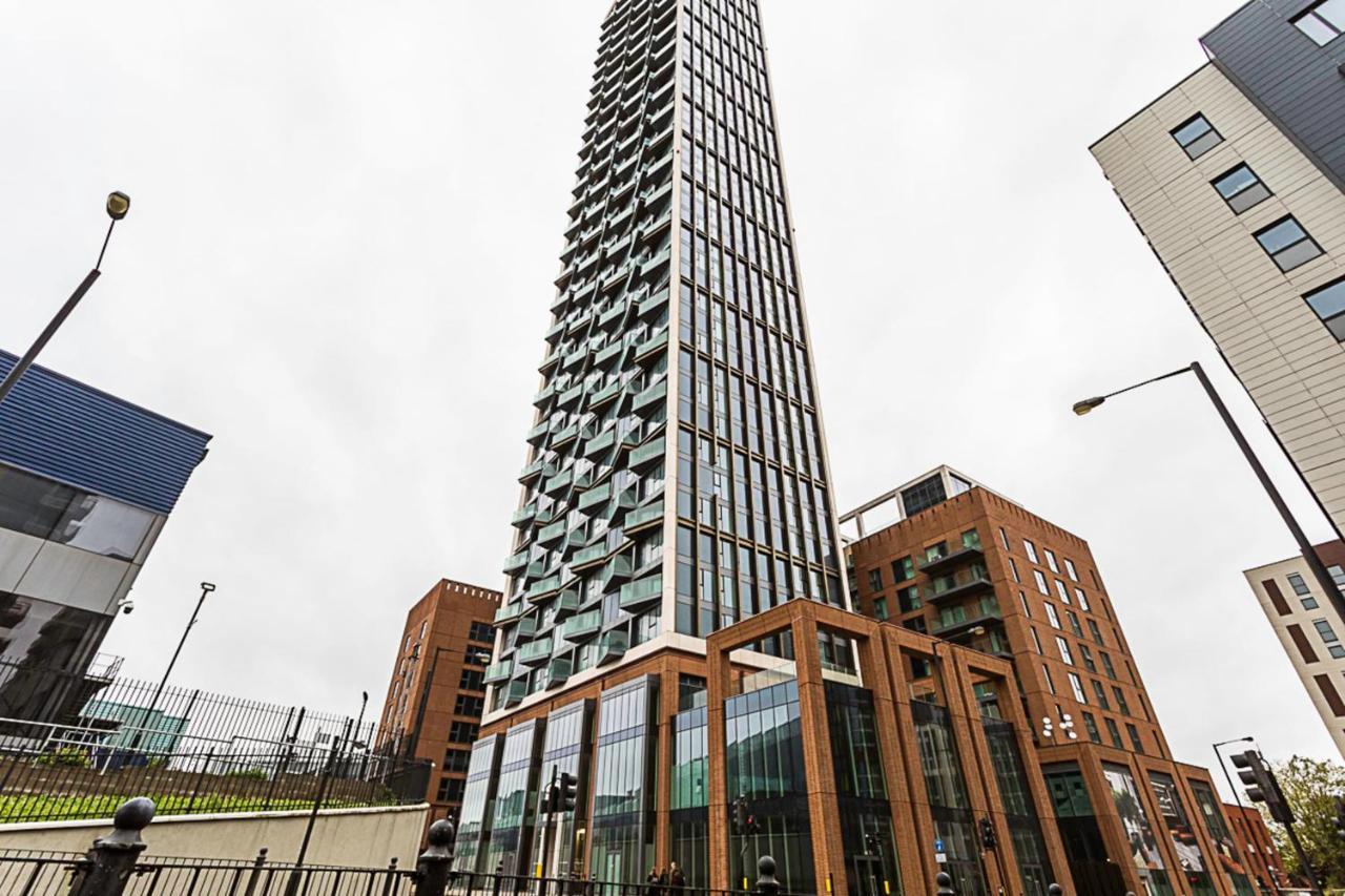 Beautiful 2 Bed Icon Tower Flat 5 Appartement *