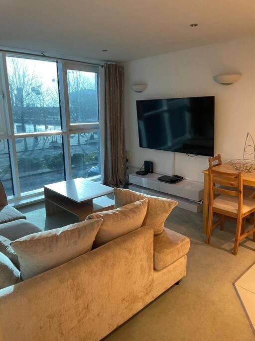 1 Bedroom Royal Docks London