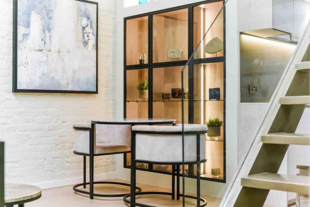 Luxury Modern * London