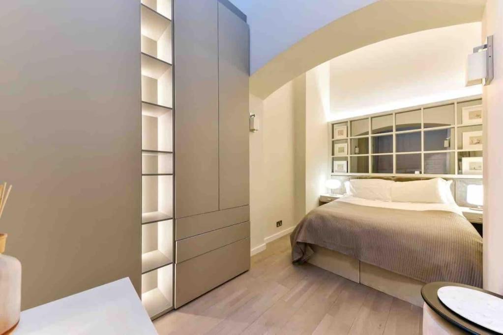 Luxury Modern * London
