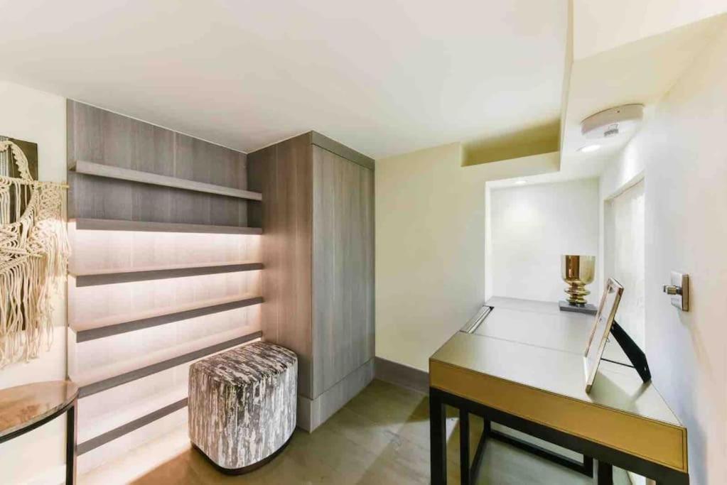 Luxury Modern * London