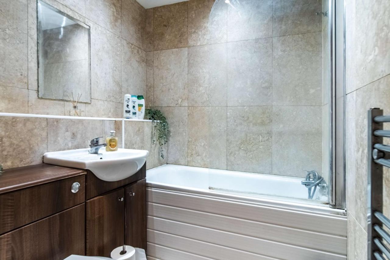 Livestay-fabulous Three Bed Warehouse Conversion Lejlighed London