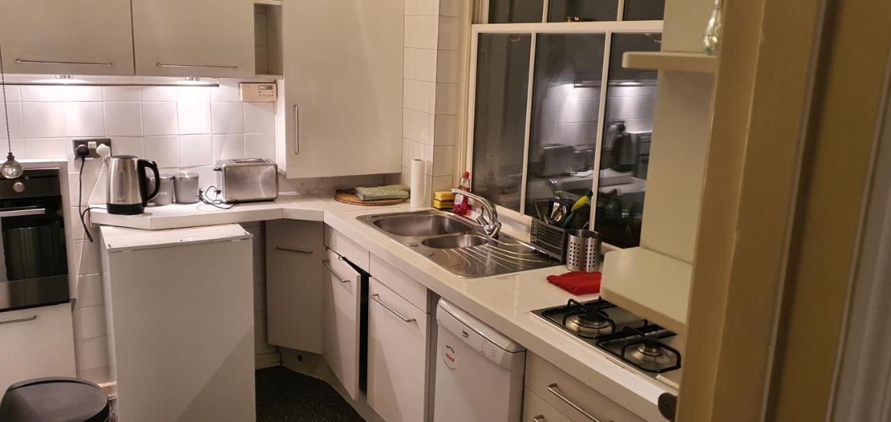 Apartment Walk To Bridge En With Kitchen *