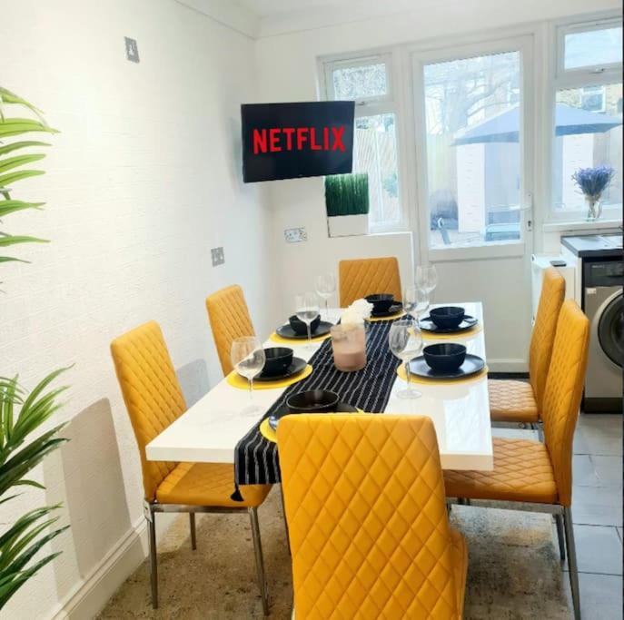 Private House With Free Parking Feriehus *