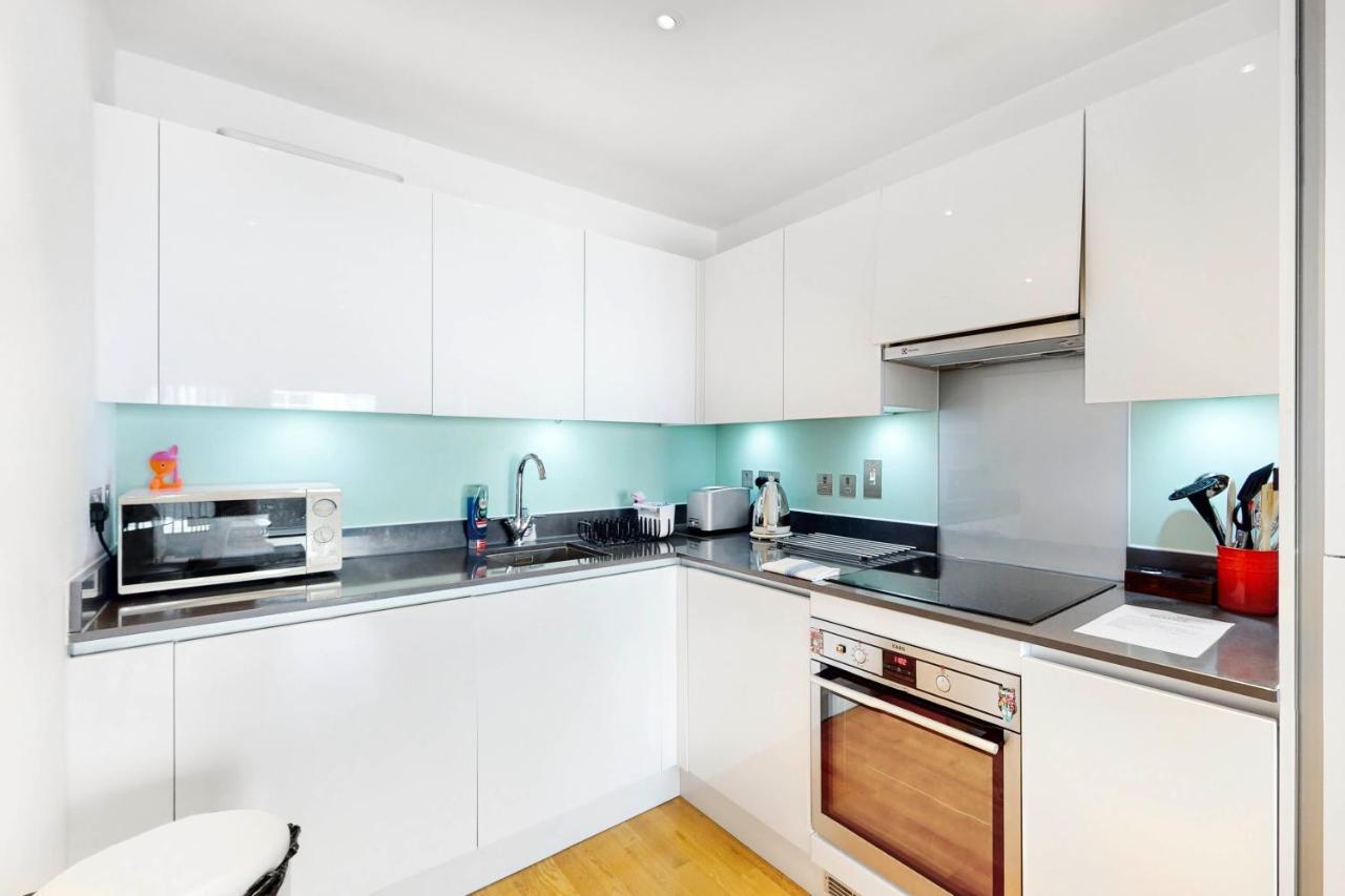 Lovely 1 Bed In Streatham Appartement *