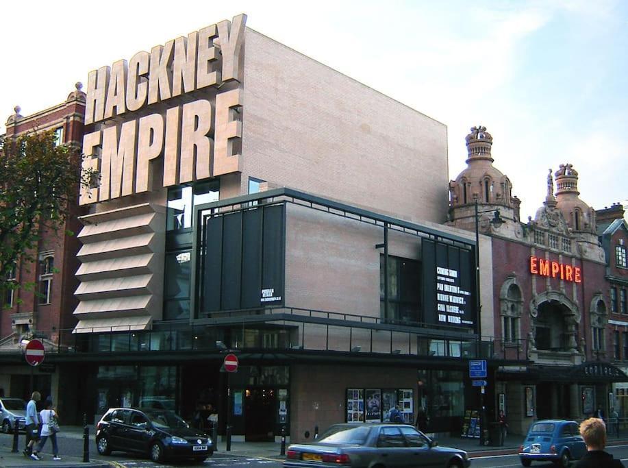 Stylish New Listing! Free Parking, Trendy Location Lägenhet London